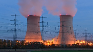 Kühltürme eines Atomkraftwerkes | Bild: picture alliance / imageBROKER | Lilly