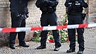 10.10.2019, Sachsen-Anhalt, Halle: Polizisten sichern den Bereich vor der Synagoge. | Bild: picture-alliance/dpa