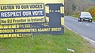Schild mit der Aufschrift: "Keine EU-Grenze in Irland" | Bild: picture-alliance/dpa