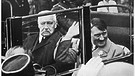 Adolf Hitler mit Reichspräsident Paul von Hindenburg 1933 | Bild: picture-alliance / Mary Evans Picture Library 