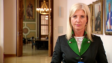 Ulrike Scharf (CSU), Bayerische Staatsministerin für Familie, Arbeit und Soziales | Bild: BR