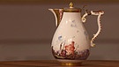 Diese Kanne der königlich-sächsischen Porzellan-Manufaktur Meissen entstand um 1730. Auffällig schön ist ihre Bemalung. Stammt sie von dem Porzellanmaler Johann Georg Heintze? Eine Signatur ist erstmal nicht zu finden … Geschätzter Wert: 2.500 bis 3.000 Euro | Bild: BR