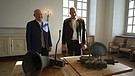 Diese Glocken haben eine lange Geschichte. Welche genau, erfahren die Besitzer von den Experten für Musikinstrumente auf Schloss Dachau. | Bild: BR
