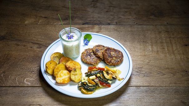 vegetarische Hauptspeise: Dinkel-Wurzelgemüse-Rösti mit Quarkdip von Anja Raithel aus Oberfranken | Bild: BR/megaherz