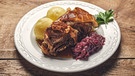 Hauptspeise: Schäufele mit Blaukraut und Kartoffelklößen von Nicole Roth aus Unterfranken | Bild: BR/megaherz