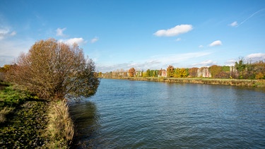 Am Ufer des Main-Donau-Kanals. | Bild: BR