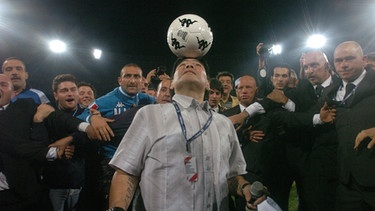 Neapel, Juni 2005. Maradona im Stadion San Paolo. | Bild: BR/Telepool GmbH/Juan Jose Traverso