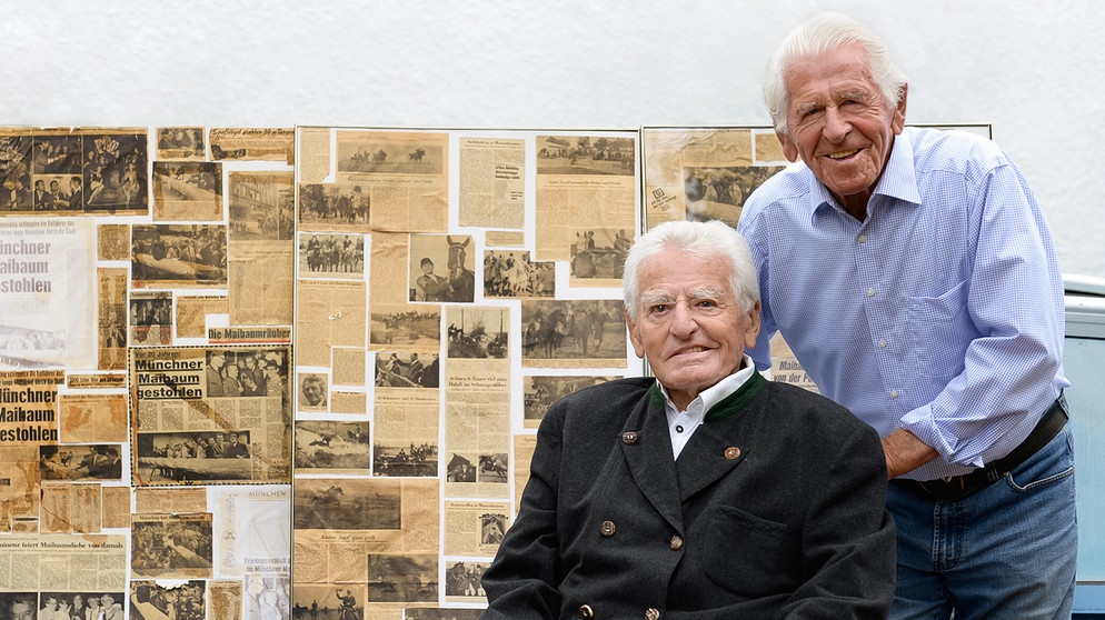 Die Maibaumräuber-Brüder Georg (links) und Valentin Bauer (rechts).  | Bild: BR/Julia Müller
