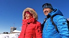 Rosi Mittermaier und Christian Neureuther bei minus 25 Grad ganz oben auf der Zugspitze. | Bild: BR/Peter Gillemot