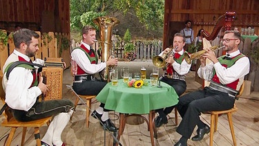 4 Blosn beim Musikantentreffen am Ritten in Südtirol. | Bild: BR