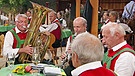Rittner Klarinettenmusig beim Musikantentreffen am Ritten in Südtirol. | Bild: BR
