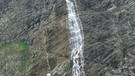 Der Wasserfall Bergaicht am südlichen Ende des Sees stürzt über 250 Meter herunter. | Bild: BR / Christina Moser