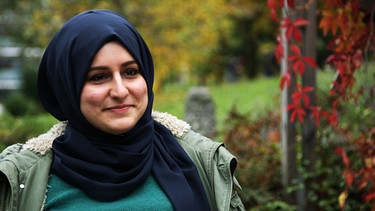 Studentin und Bloggerin Merve Kayikci hat selbst schon mal in Ägypten aus Neugierde einen Niqab getragen | Bild: BR