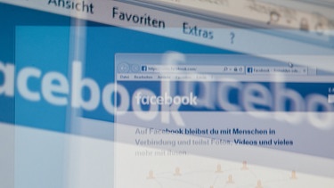 Auf einem Computerbildschirm ist die Startseite des sozialen Netzwerkes "Facebook" zu sehen. | Bild: BR/Fabian Stoffers
