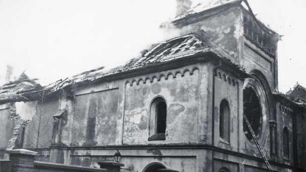 Die Synagoge in der Münchener Herzog-Rudolf-Straße nach der Kristallnacht | Bild: Bundesarchiv, Bild 146-1970-041-46 / CC-BY-SA