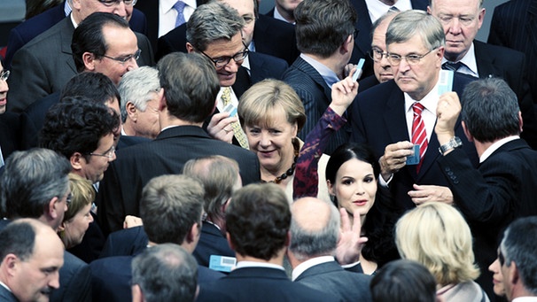 Merkel bei der Abstimmung über den Euro-Rettungsschirm am 29.09.2011 | Bild: picture-alliance/dpa