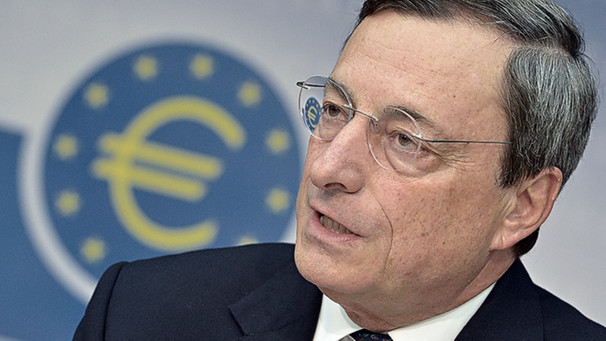 Der Präsident der europäischen Zentralbank Mario Draghi am 6. September 2012 bei einer Pressekonferenz | Bild: picture-alliance/dpa