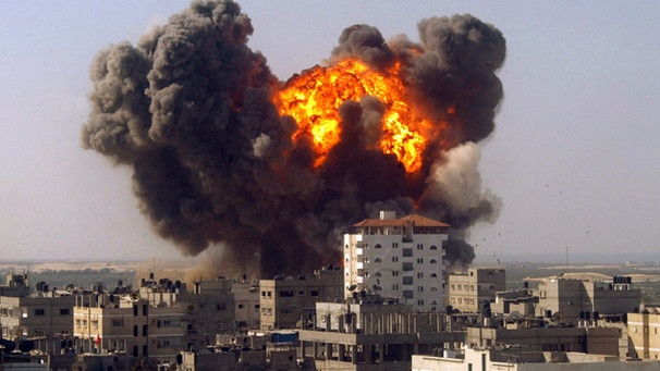 13. Januar 2009: Explosion in Rafa im Gaza-Streifen | Bild: picture-alliance/dpa