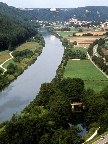 Rhein-Main-Donau-Kanal: Abschnitt bei Riedenburg | Bild: picture-alliance/dpa