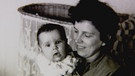Rita Mohlau mit ihrer Mutter in den 70er-Jahren | Bild: BR