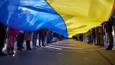 Protest gegen den Ukrainekrieg | Bild: picture alliance / Hans Ringhofer / picturedesk.com | Hans Ringhofer