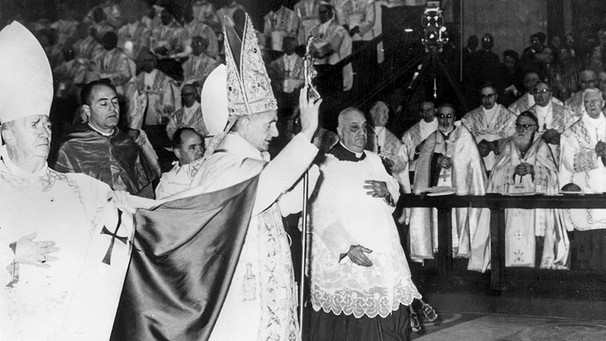 Papst Paul VI. bei einer Zeremonie des Zweiten Vatikanischen Konzils im Petersdom am 28.10.1965. | Bild: picture-alliance/dpa/ANSA