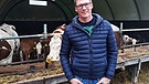 Johannes Hofer betreibt in Winkelham bei Altötting den letzten Milchviehhof. Steffi Heiß hat ihn für die Reihe "Hofgeflüster" besucht. | Bild: BR