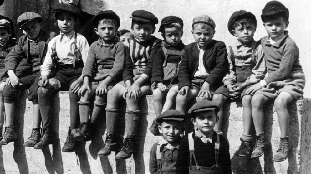 Nach dem Krieg sammelte sich in Waldram, ehemals Föhrenwald, der Rest der Geretteten, darunter viele jüdische Waisenkinder. | Bild: BR/Detlef Krüger