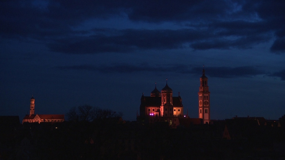 Unter unserem Himmel - Damals in Augsburg: Nachtaufnahme der Stadt | Bild: BR