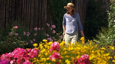 Blütenpracht im Schwarzländer Garten, der seit 1860 im Familienbesitz der Warburgs ist. | Bild: BR