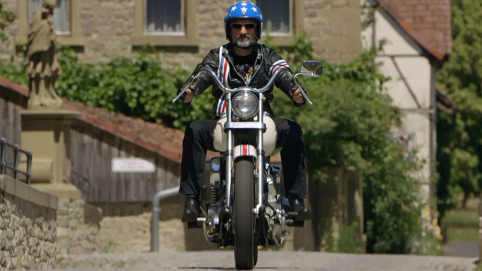 Jürgen Ulrich sammelt Harley Davidson-Motorräder. | Bild: BR/Tino Müller
