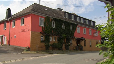 Zwei Wirtshäuser im Frankenwald - Das Gasthaus Heinrich "Zum Schwarzen Roß" | Bild: BR