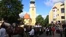 Der St.-Jodok-Ritt in Tännesberg ist nach dem Pfingstritt in Bad Kötzting die zweitgrößte Pferdewallfahrt in Bayern.  | Bild: BR