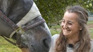 Nina Hopf hat ein großes Herz für Pferde | Bild: BR
