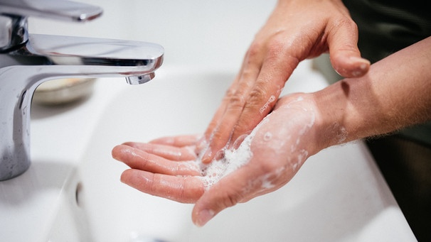 Händewaschen | Bild: BR/Julia Müller