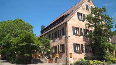 Gasthaus "Zum grünen Tal" in Georgensgmünd von außen | Bild: Wir in Bayern