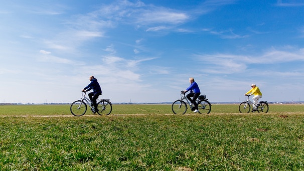 Vivacious seniors go for a bike ride.  |  Image: BR/Sylvia Bentele