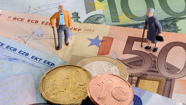 Symbolbild fuer Altersvorsorge und Rente, kleine Figuren auf Eurosgeldscheinen  | Bild: picture-alliance/dpa/blickwinkel/McPHOTO/M. Weber