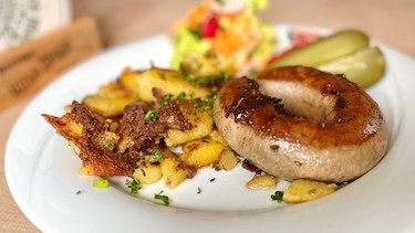 Hauptgang: Gebratene Leberwurst mit Bratkartoffeln | Bild: BR/Andi Christl