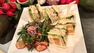 Clubsandwich mit Garnelen und Rucola-Radieschen-Salat | Bild: BR