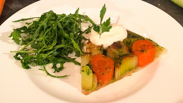 Lauch-Tarte mit Rucola-Kresse-Salat | Bild: BR