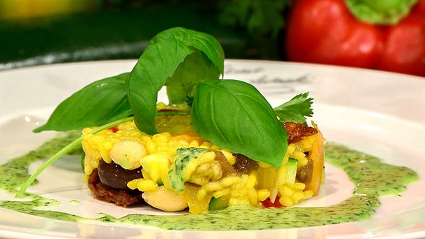 Vegane Paella mit Mojo Verde  | Bild: BR