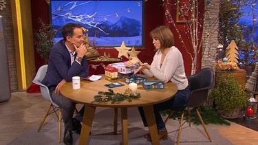 Sendung vom 26.12.2023: Moderator Dominik Pöll und Buchhändlerin Sabine Abel | Bild: BR