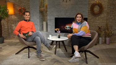 Moderator Dominik Pöll und Schauspielerin Elena Uhlig | Bild: Wir in Bayern