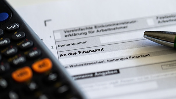 Finanzen Steuertipps Fur Rentnerinnen Und Rentner Service Wir In Bayern Br Fernsehen Fernsehen Br De