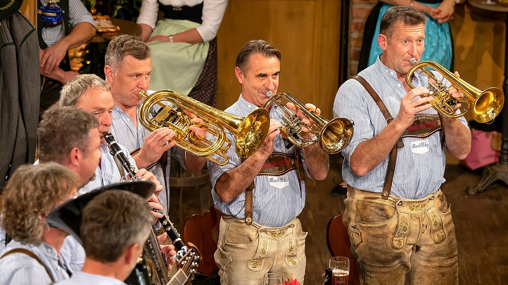  "Bast Scho" bei den Wirtshausmusikanten. | Bild: BR / Ralf Wilschewski
