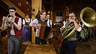 Die Musikanten von ScheinEilig. | Bild: BR/Ralf Wilschewski