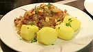 Stockfisch mit Sauerkraut und Petersilkartoffeln im Fichtelgebirge | Bild: BR
