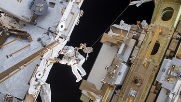 Thomas Pesquet während eines Space Walks. | Bild: ESA/NASA