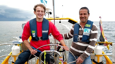 Das Meer wird sauer | Checker Julian und Frank auf dem Forschungsschiff Aldebaran. | Bild: BR | megaherz gmbh | Thomas Spitschka